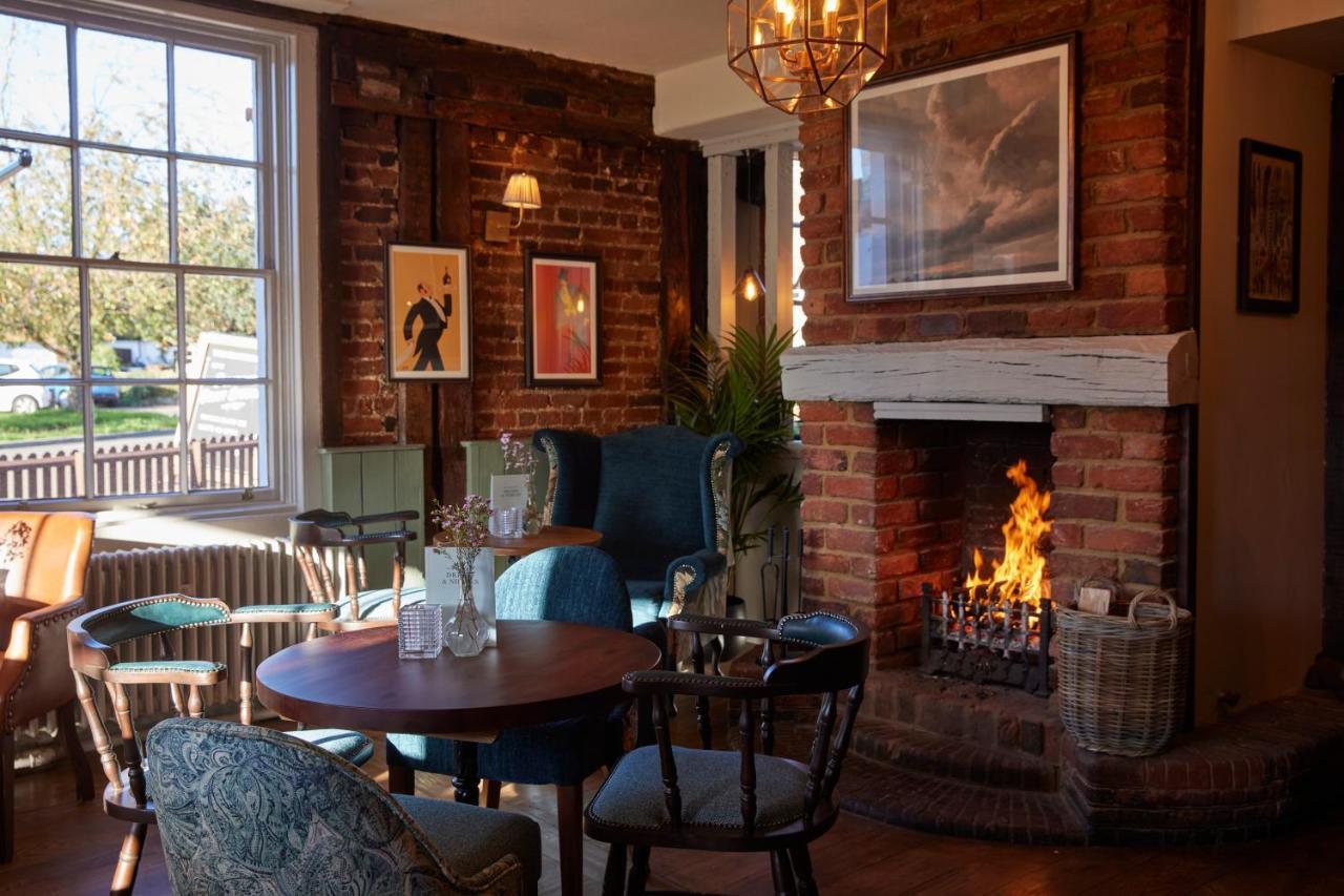 Feathers By Chef & Brewer Collection Wadesmill Exterior foto