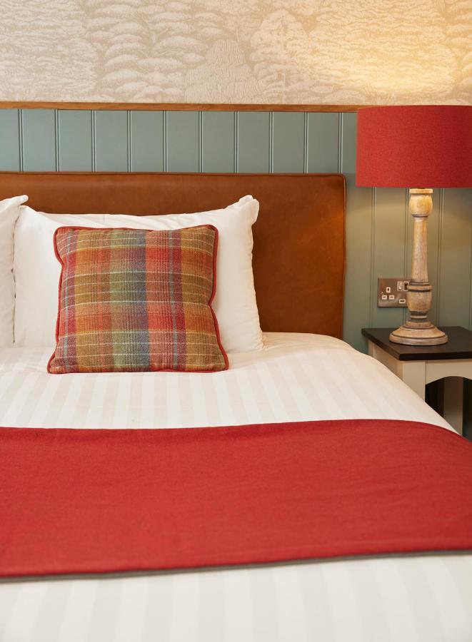 Feathers By Chef & Brewer Collection Wadesmill Exterior foto